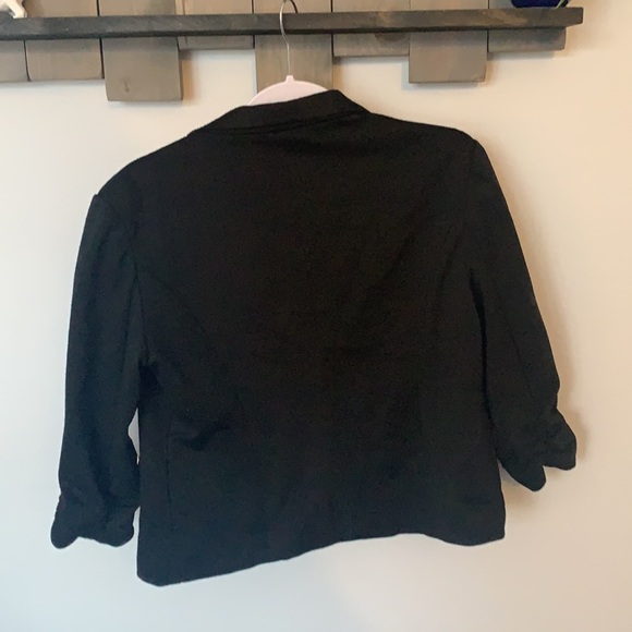 Blazer - Picture 4 of 4